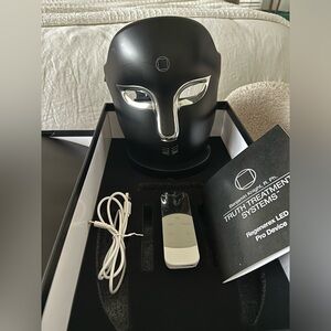 Truth Treatment Systems Euphoralight Pro LED Red Light Mask / Anti-Aging